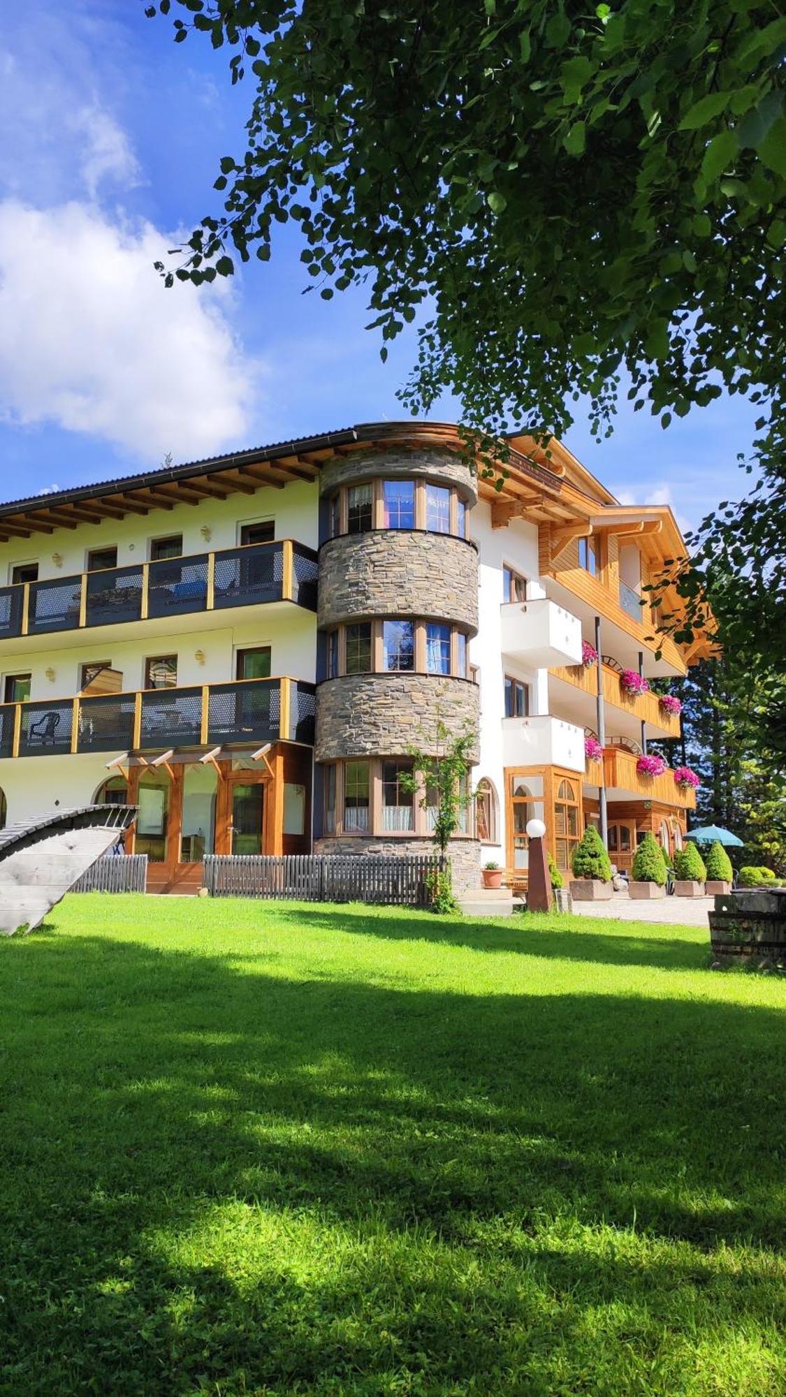 Guesthouse Rungg Badia  Exteriér fotografie